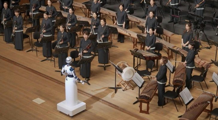 روبوت يقود أوركسترا ويذهل الجمهور في كوريا الجنوبية
