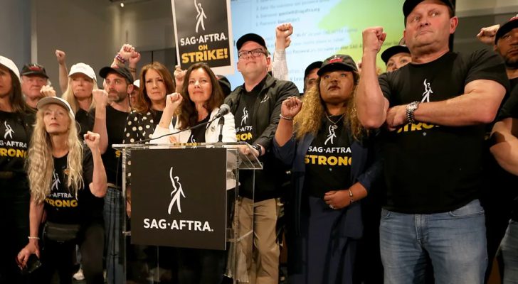 عشرات الآلاف من فناني هوليوود يعلنون الإضراب والتوقف عن العمل