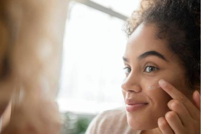 هذه هي مزايا كريم الشمس الملون