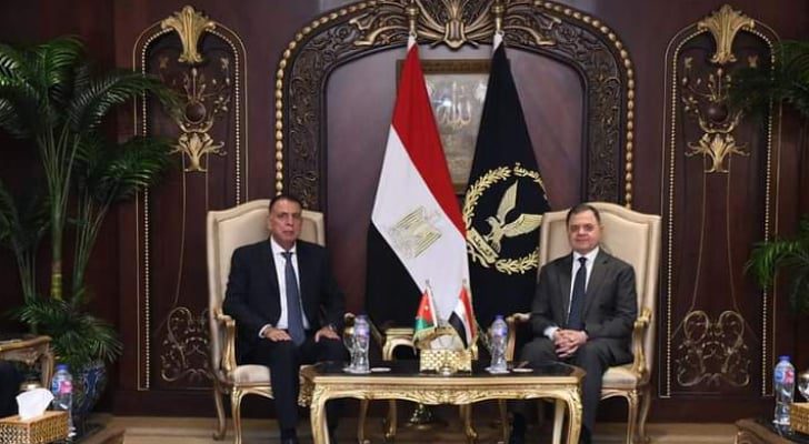 وزير الداخلية يؤكد اهتمام الأردن بتعزيز تعاونه مع الأجهزة الأمنية المصرية