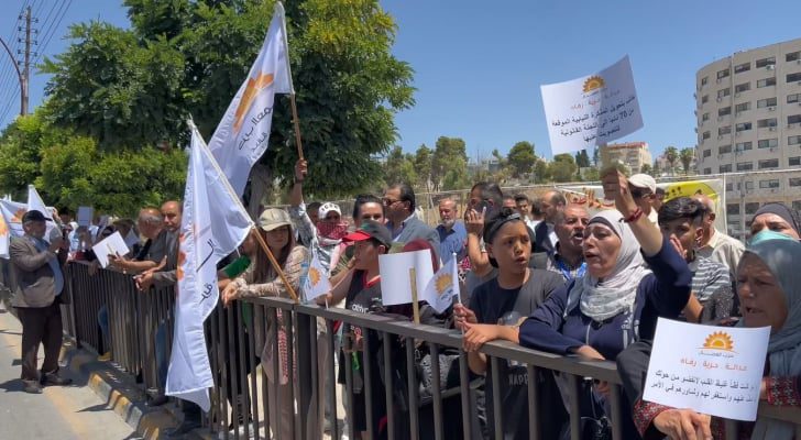 وقفة احتجاجية أمام مجلس النواب للمطالبة بعفو عام شامل