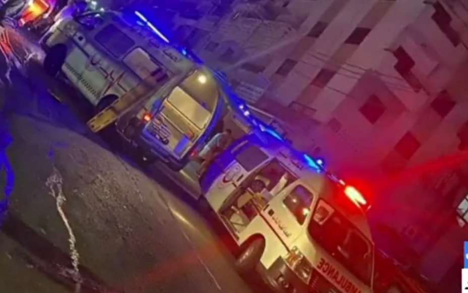 صورة حول : اربد: سباق بين مركبتين يتسبب بوفاة 4 مواطنين وإصابة 5 اخرين دهسا اربد: سباق بين مركبتين يتسبب بوفاة 4 مواطنين وإصابة 5 اخرين دهسا