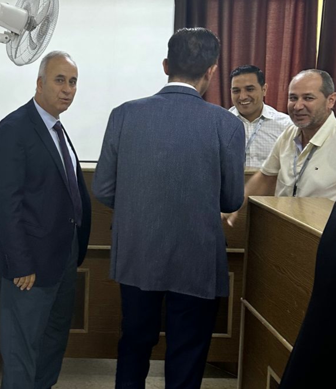 مدير الدخل والمبيعات يوجه إلى تقديم التسهيلات للمواطنين