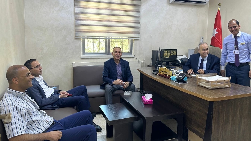 مدير الدخل والمبيعات يوجه إلى تقديم التسهيلات للمواطنين