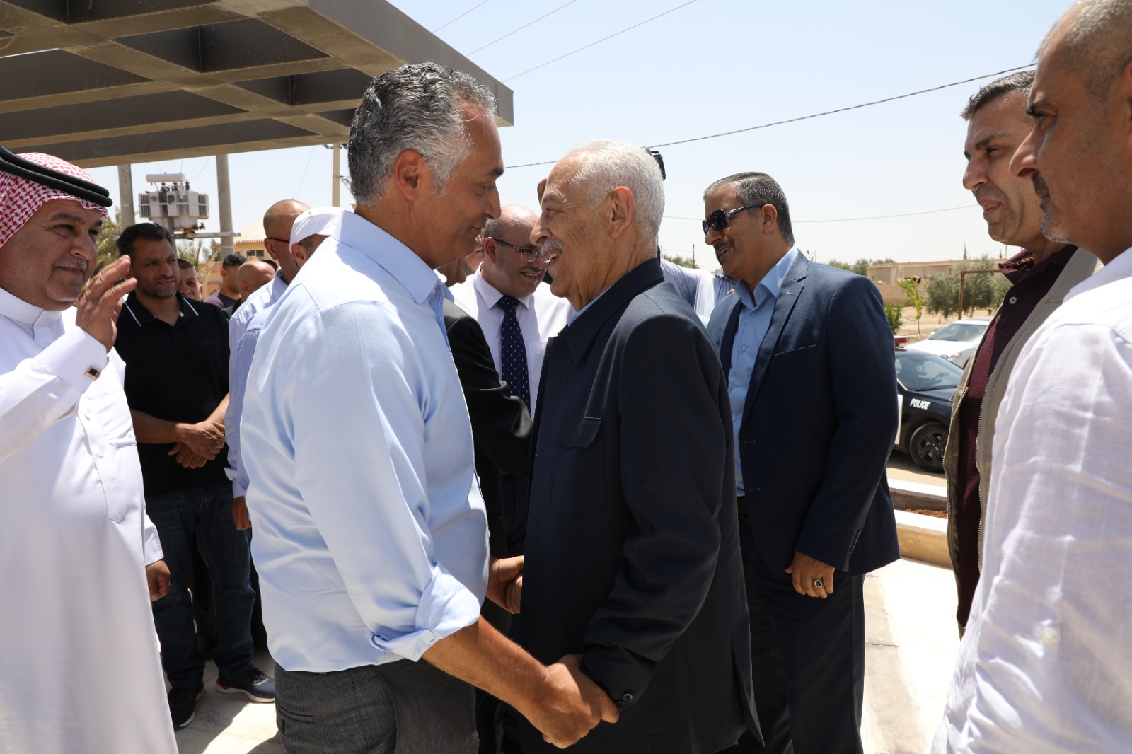 صورة حول : العيسوي يفتتح ويتفقد مشاريع مبادرات ملكية في معان العيسوي يفتتح ويتفقد مشاريع مبادرات ملكية في معان