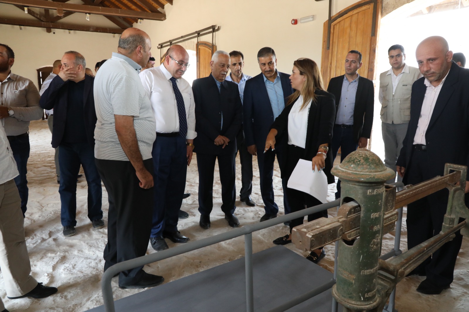 صورة حول : العيسوي يفتتح ويتفقد مشاريع مبادرات ملكية في معان العيسوي يفتتح ويتفقد مشاريع مبادرات ملكية في معان