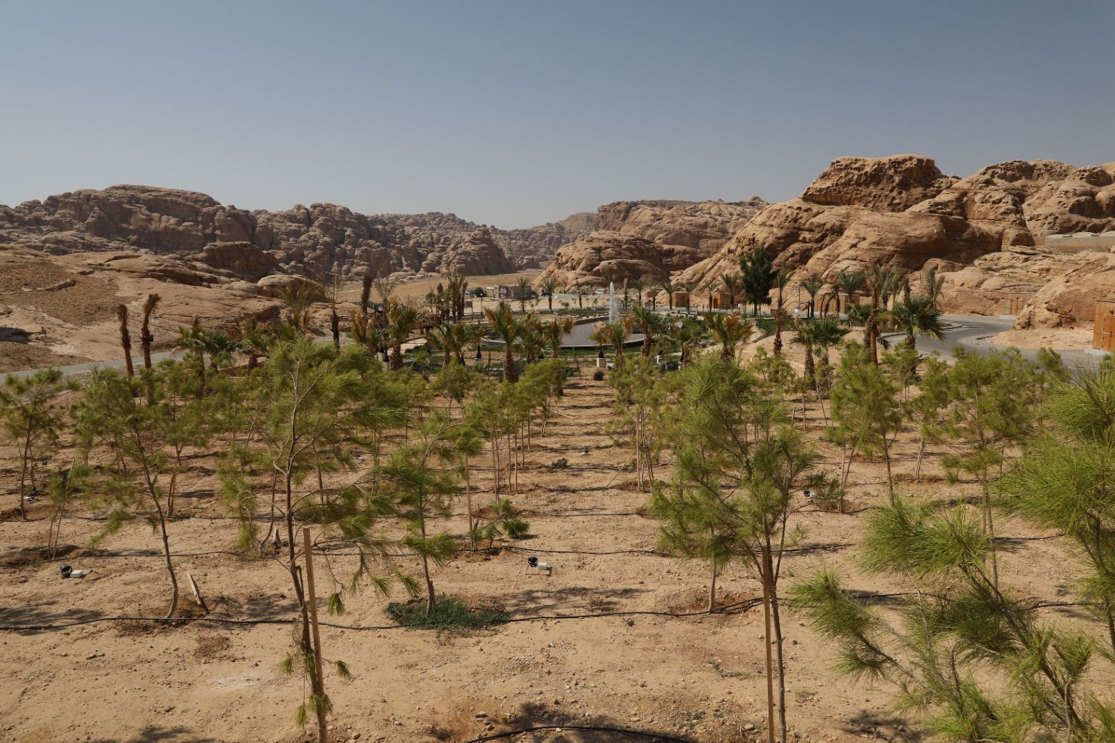 صورة حول : العيسوي يفتتح ويتفقد مشاريع مبادرات ملكية في معان العيسوي يفتتح ويتفقد مشاريع مبادرات ملكية في معان