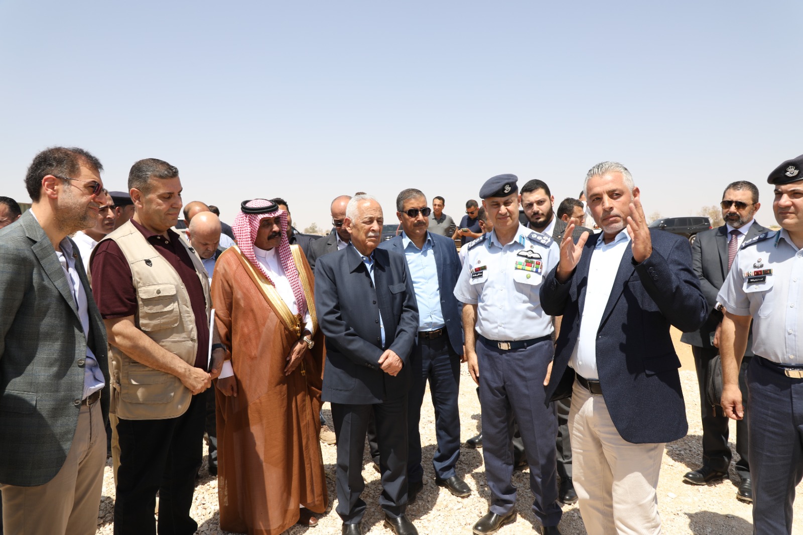 صورة حول : العيسوي يفتتح ويتفقد مشاريع مبادرات ملكية في معان العيسوي يفتتح ويتفقد مشاريع مبادرات ملكية في معان