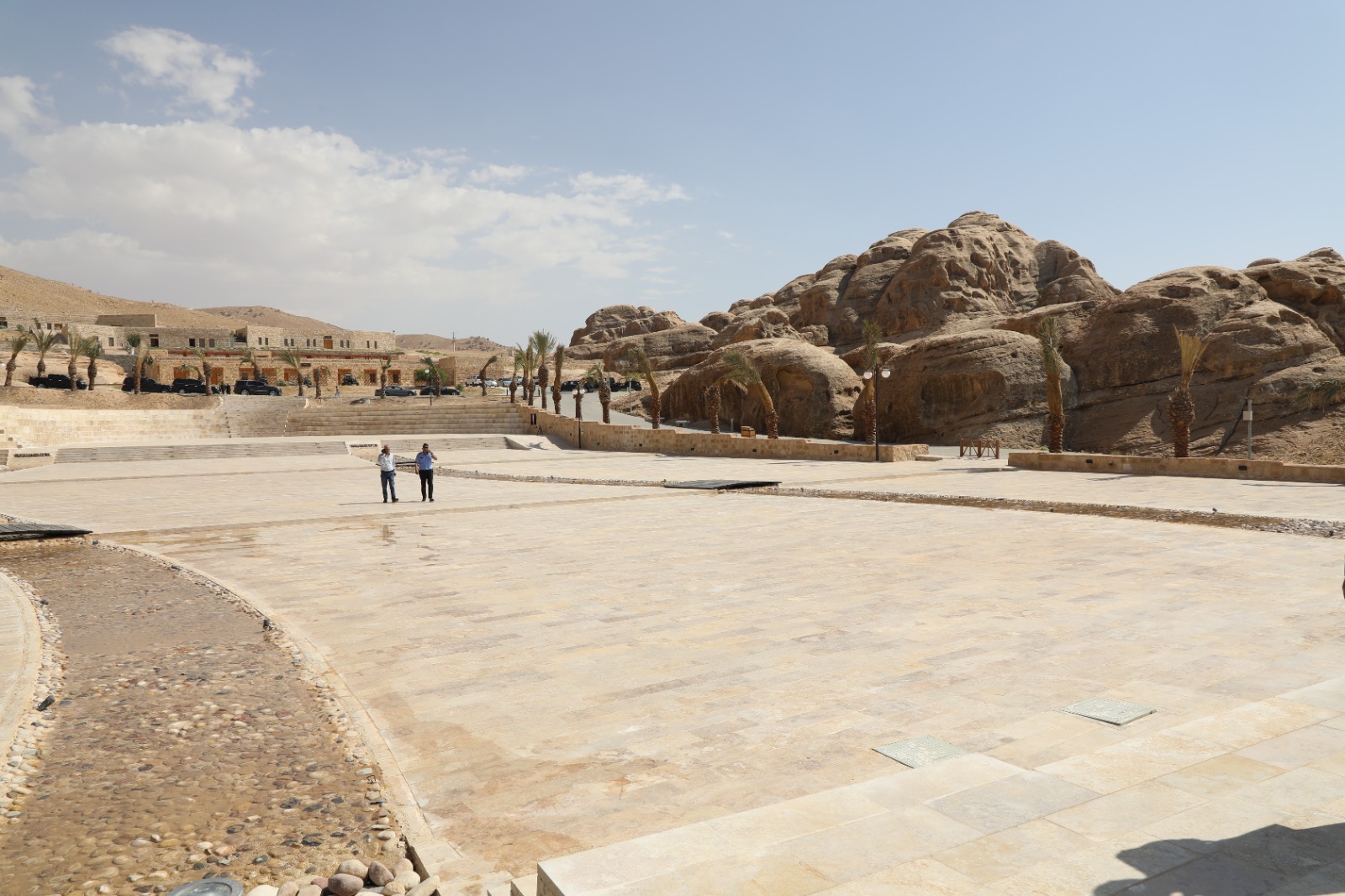 صورة حول : العيسوي يفتتح ويتفقد مشاريع مبادرات ملكية في معان العيسوي يفتتح ويتفقد مشاريع مبادرات ملكية في معان