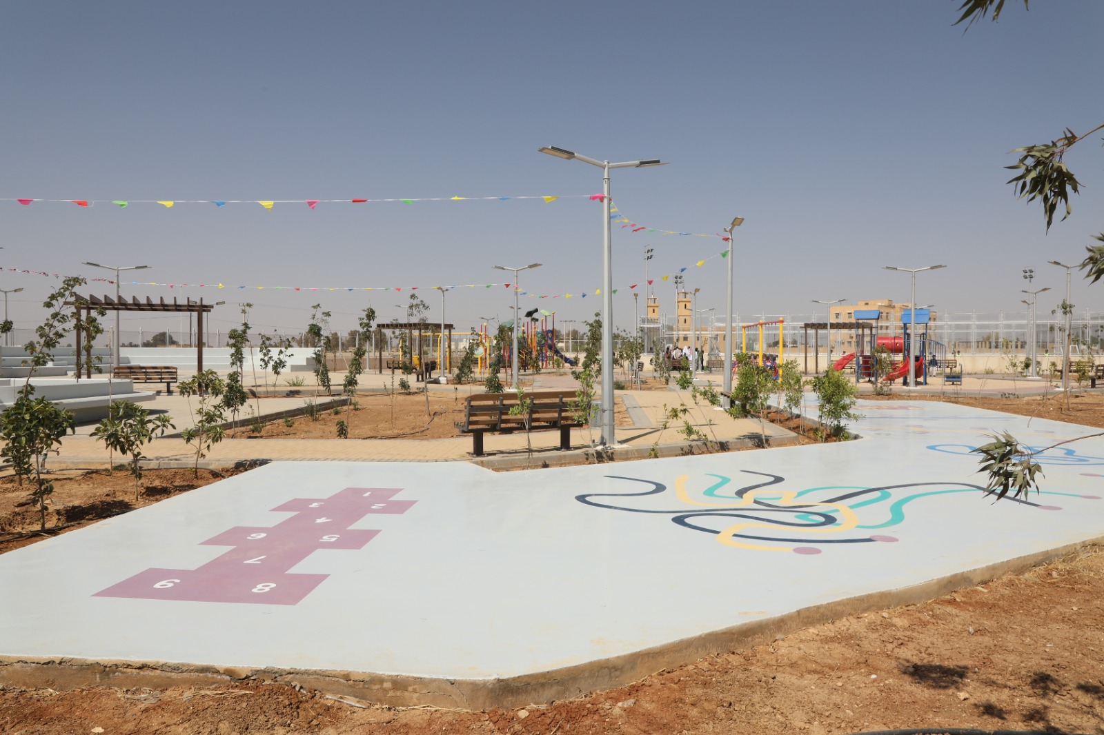 صورة حول : العيسوي يفتتح ويتفقد مشاريع مبادرات ملكية في معان العيسوي يفتتح ويتفقد مشاريع مبادرات ملكية في معان