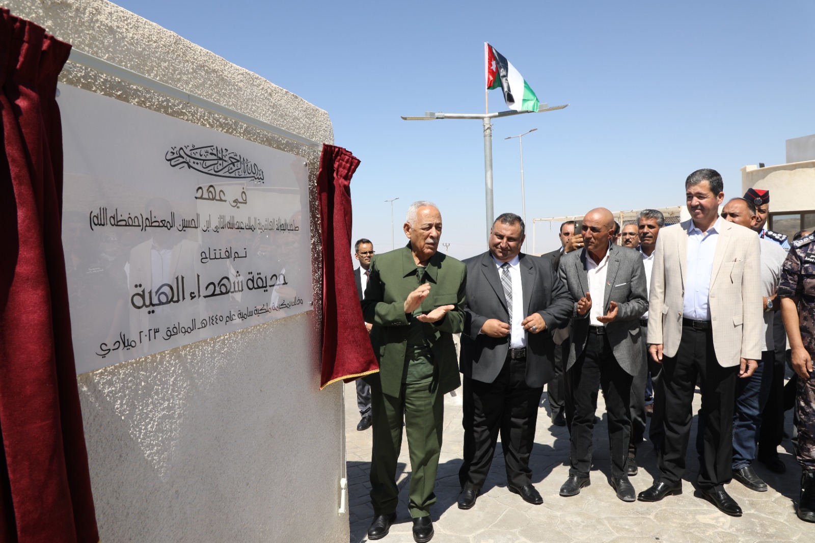 العيسوي يفتتح حديقة الهية ونادي المتقاعدين العسكريين في الكرك