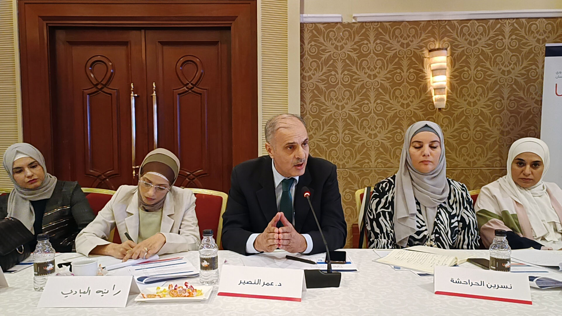 صورة حول : مشاورات وطنية للاستعراض الدوري الشامل لحقوق الإنسان<br />اجتماع ضم الحكومة والتحالفات المدنية الأردنية والمؤسسات الوطنية مشاورات وطنية للاستعراض الدوري الشامل لحقوق الإنسان<br />اجتماع ضم الحكومة والتحالفات المدنية الأردنية والمؤسسات الوطنية