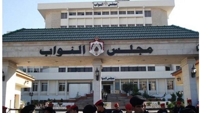 توصية نيابية إلى رئيس الوزراء برفع أعداد مقبولي الطب