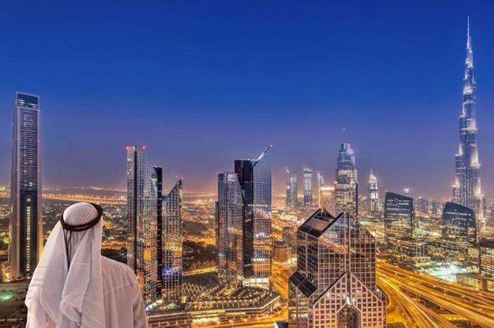 إصابات بسقوط شظايا بعد اعتراض مسيّرات بأبوظبي