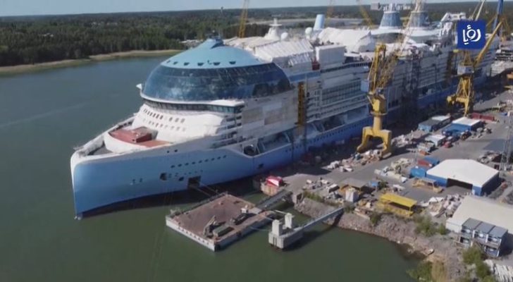 شاهدوا.. أكبر سفينة سياحية في العالم