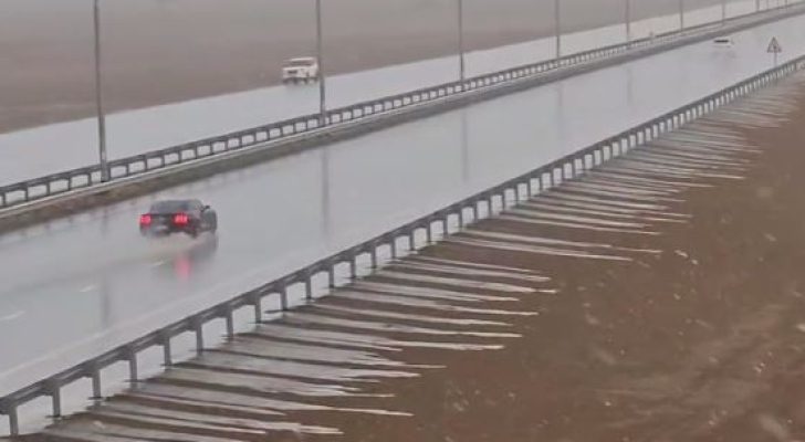 أمطار غزيرة بمناطق مختلفة في الإمارات