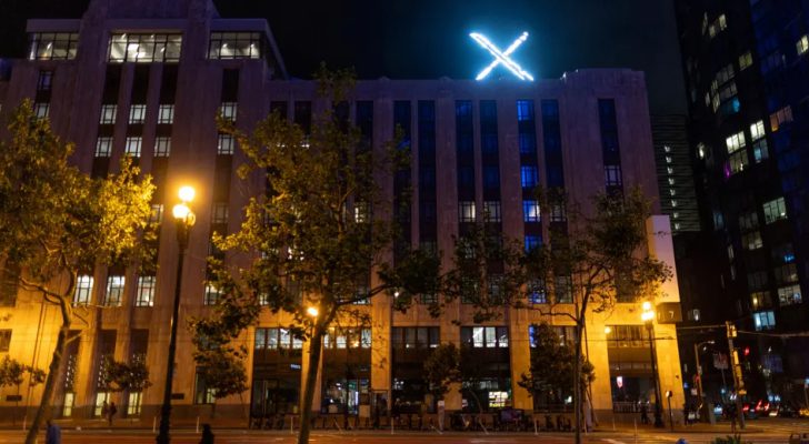 صورة حول : إزالة شعار إكس من فوق سطح شركة تويتر بشكل مفاجئ إزالة شعار إكس من فوق سطح شركة تويتر بشكل مفاجئ