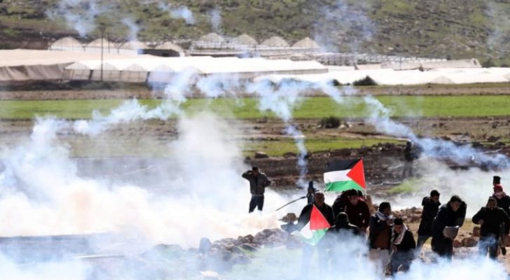 صورة حول : إصابة عشرات الفلسطينيين جراء اعتداء الاحتلال على متظاهرين في غزة إصابة عشرات الفلسطينيين جراء اعتداء الاحتلال على متظاهرين في غزة