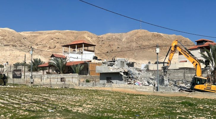 الاحتلال يهدم ٤ منازل ويخطر بهدم ٤ أخرى في الديوك التحتا غرب أريحا