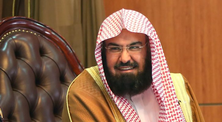 السديس يتدخل بعد وعكة صحية لخطيب المسجد الحرام