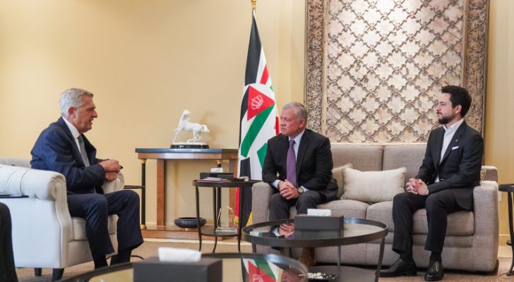 بحضور ولي العهد.. الملك يستقبل المفوض السامي للأمم المتحدة لشؤون اللاجئين