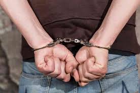 الأمن العام: القبض على مطلوب هاجم أحد المحال التجارية في عمان