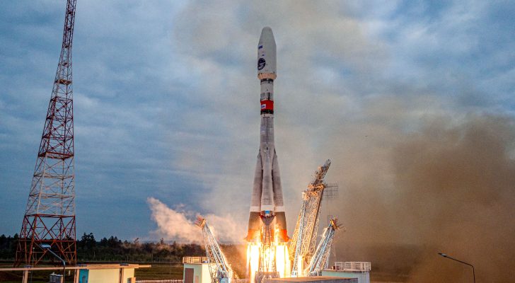 روسيا تطلق أول مهمة الى القمر منذ حوالى ٥٠ عاما