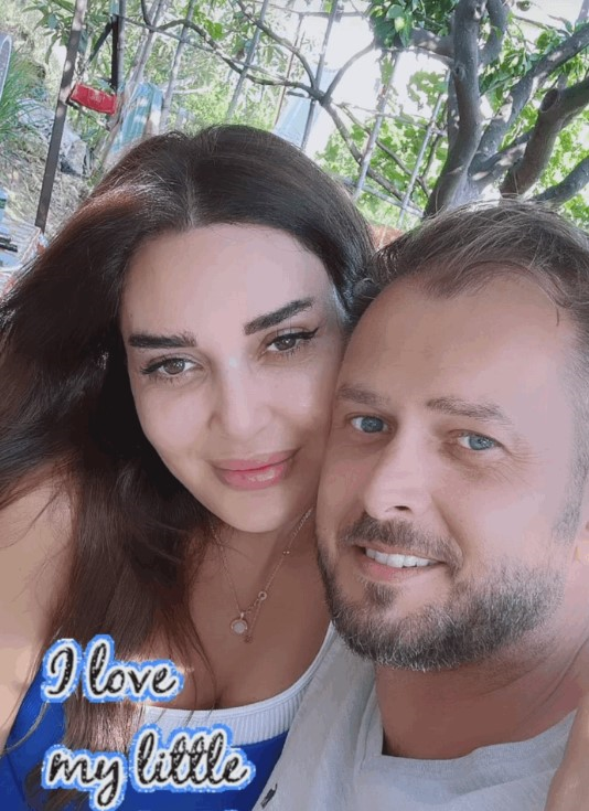 سيرين عبد النور تشارك صورة برفقة شقيقها