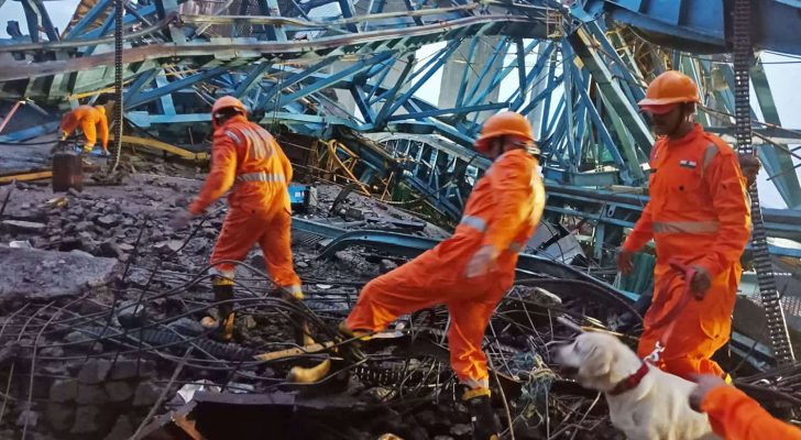 صورة حول : مقتل ٢٠ عاملا بعد انهيار رافعة في الهند مقتل ٢٠ عاملا بعد انهيار رافعة في الهند