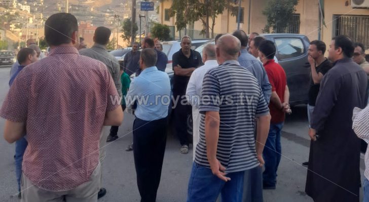 وقفة احتجاجية أمام مديرية مياه لواء البترا