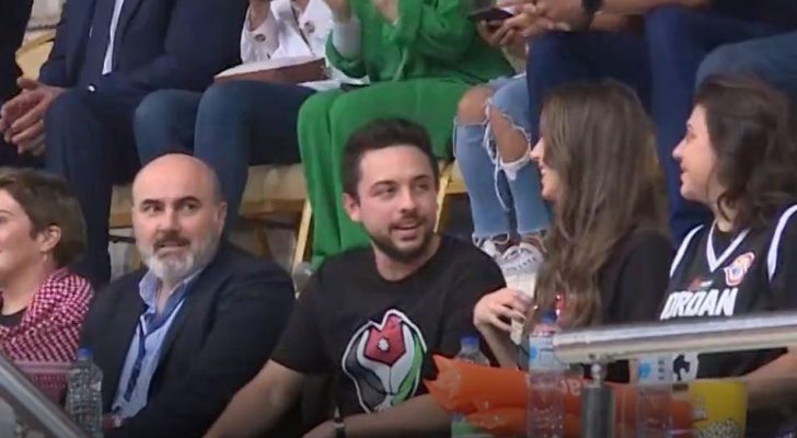 ولي العهد والأميرة رجوة الحسين يؤازران صقور الأردن أمام المكسيك