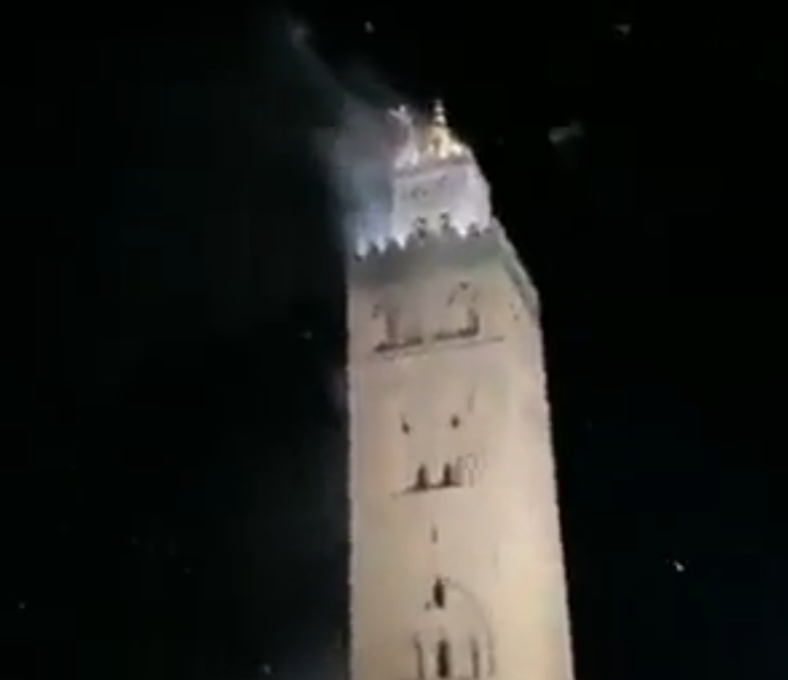 صورة حول : شاهدوا اهتزاز مأذنة وانهيارها بفعل زلزال المغرب شاهدوا اهتزاز مأذنة وانهيارها بفعل زلزال المغرب