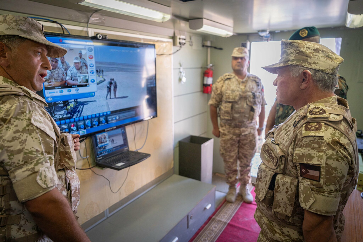 الملك يتابع مجريات التمرين التعبوي الرد الحازم