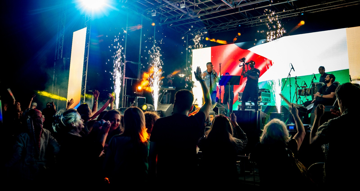 صورة حول : حفل أسطوري حاشد لعمر العبداللات في أميركا - صور حفل أسطوري حاشد لعمر العبداللات في أميركا - صور