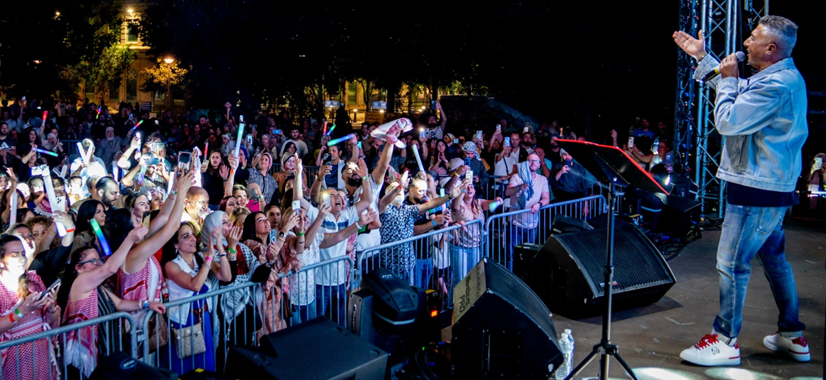 صورة حول : حفل أسطوري حاشد لعمر العبداللات في أميركا - صور حفل أسطوري حاشد لعمر العبداللات في أميركا - صور