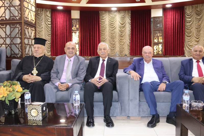 بالصور والفيديو ... الزميل القرعان يولم للفايز والعيسوي