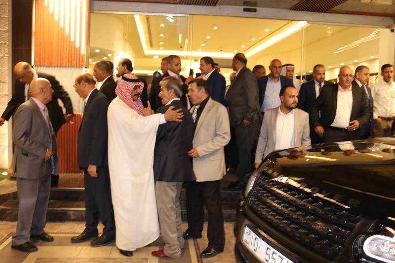 بالصور والفيديو ... الزميل القرعان يولم للفايز والعيسوي