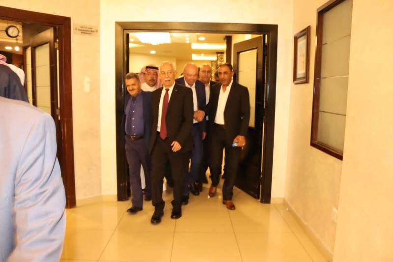 بالصور والفيديو ... الزميل القرعان يولم للفايز والعيسوي