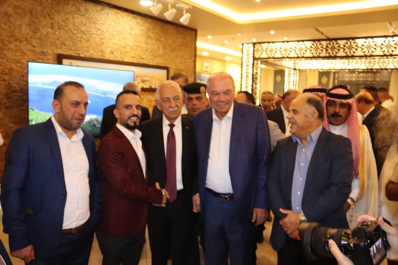 بالصور والفيديو ... الزميل القرعان يولم للفايز والعيسوي