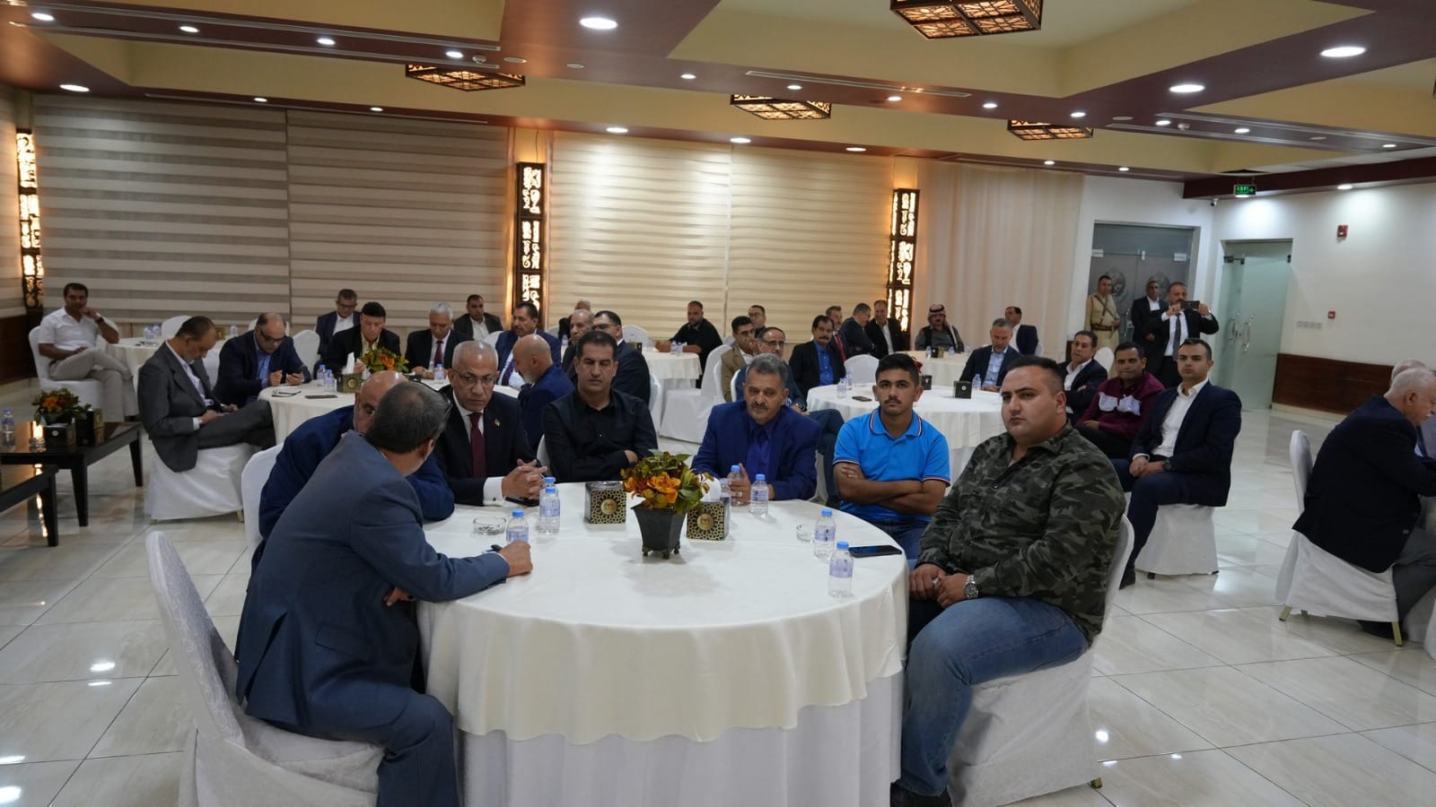 بالصور والفيديو ... الزميل القرعان يولم للفايز والعيسوي