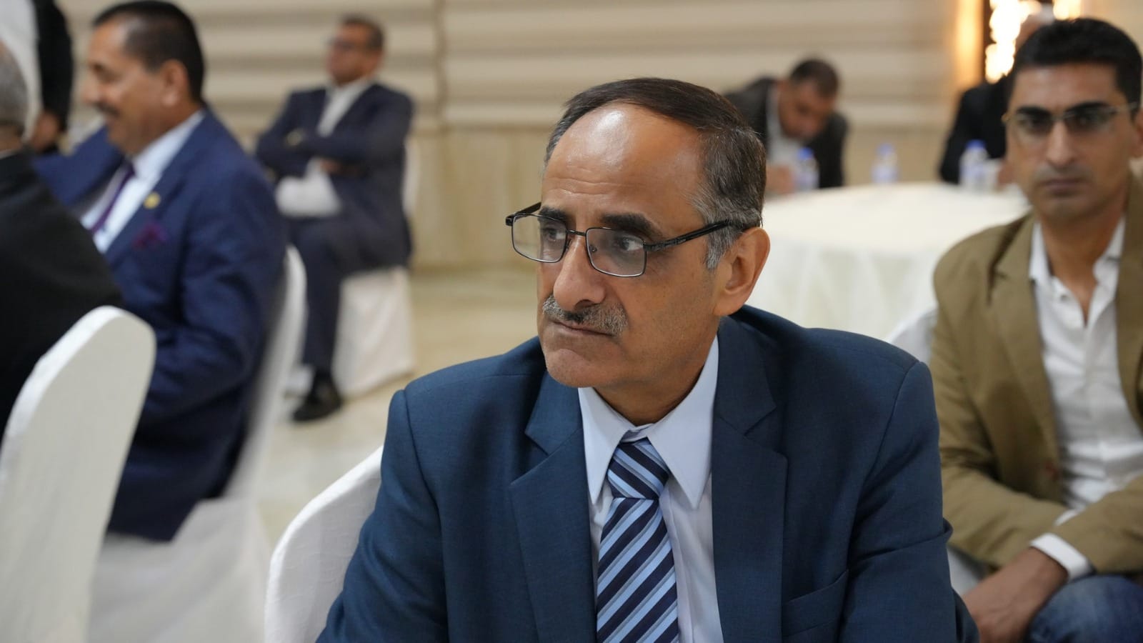 بالصور والفيديو ... الزميل القرعان يولم للفايز والعيسوي