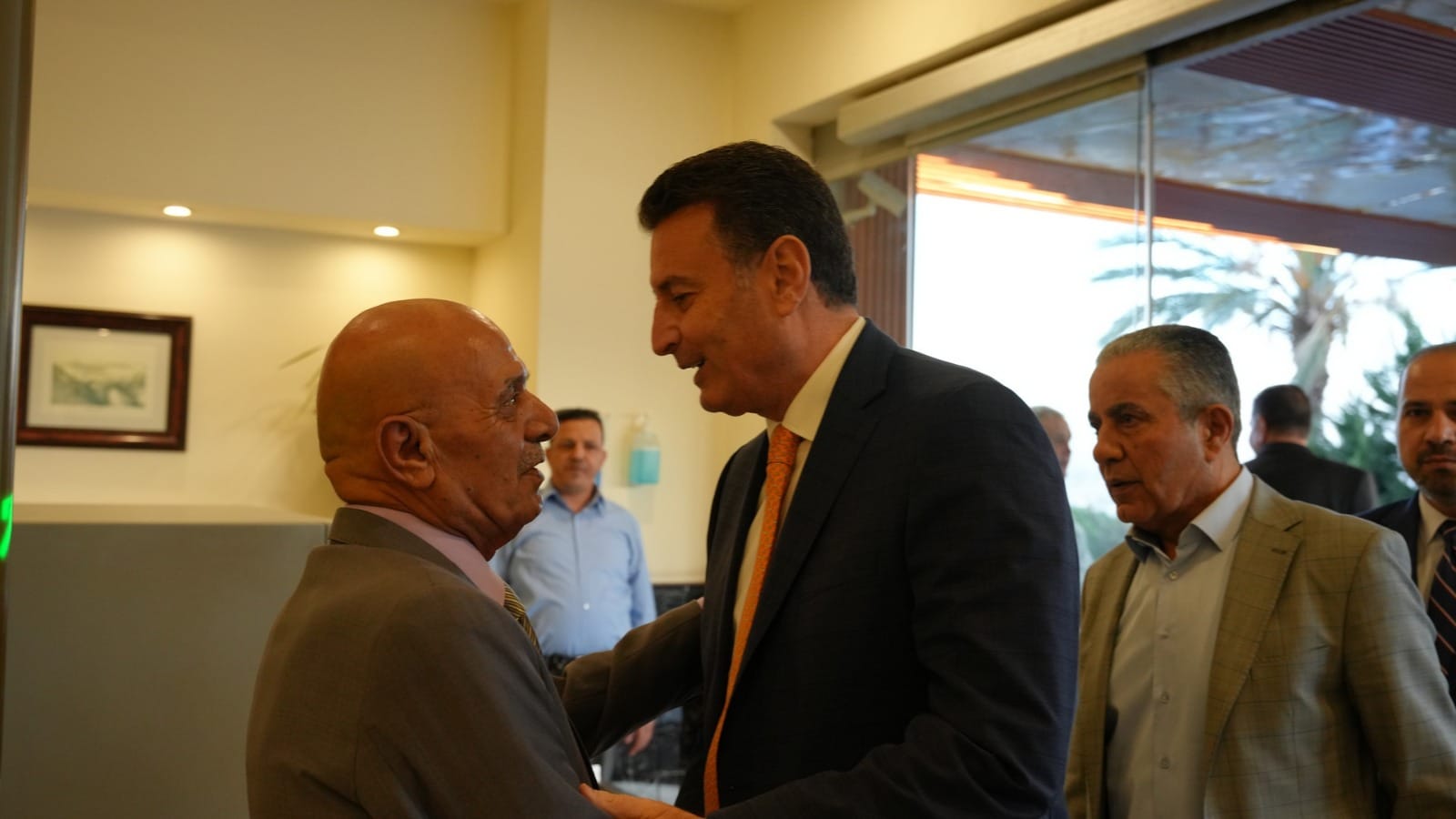 بالصور والفيديو ... الزميل القرعان يولم للفايز والعيسوي