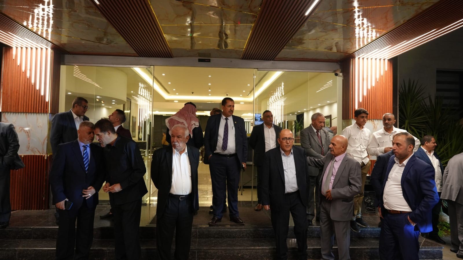 بالصور والفيديو ... الزميل القرعان يولم للفايز والعيسوي