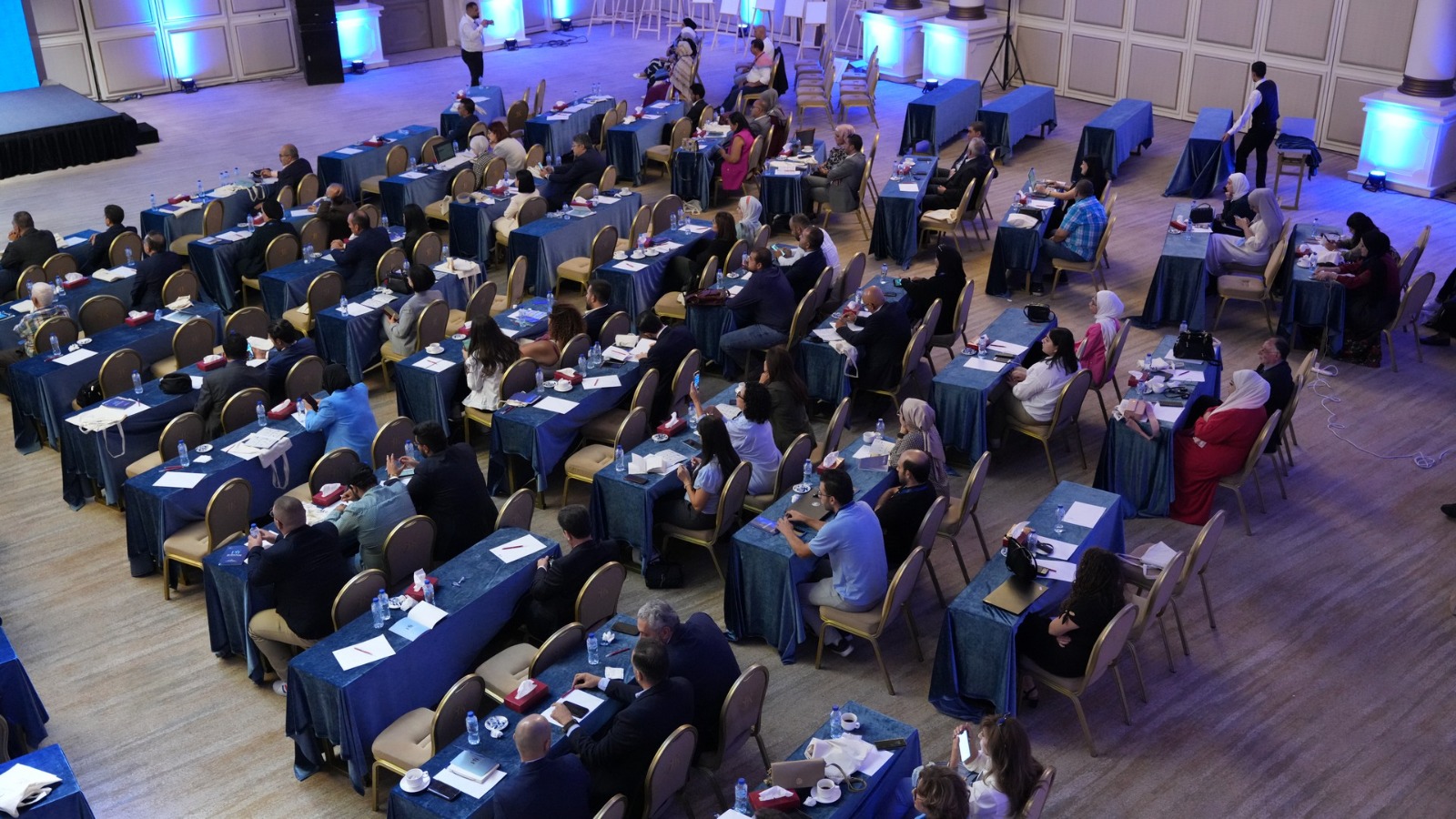 ملتقى مستقبل الإعلام والاتصال ينهي أعمال يومه الأول بمناقشة تحديات منصات التواصل الاجتماعي وحرية التعبير وخطاب الكراهية