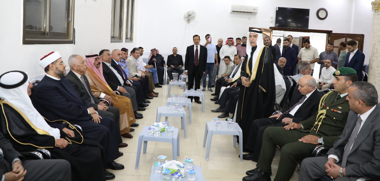 مندوبا عن الملك وولي العهد العيسوي يعزي عشيرة الصرايرة