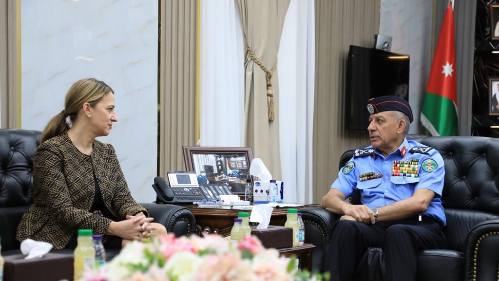 مدير الأمن العام يلتقي السفيرة الأمريكية