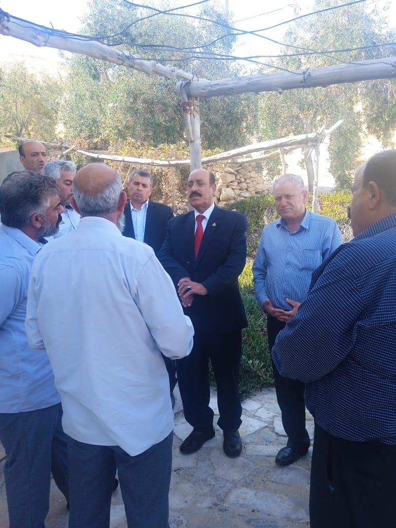صورة حول : الشوبكي يتفقد أحد رفقاء السلاح ويزور مكتبي (الأمن والحماية) والتجاري في الطفيلة الشوبكي يتفقد أحد رفقاء السلاح ويزور مكتبي (الأمن والحماية) والتجاري في الطفيلة