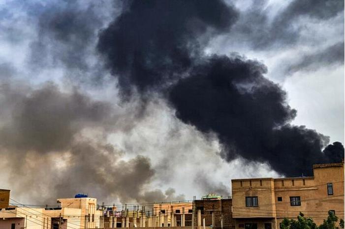 صورة حول : السودان.. تواصل الاشتباكات بين الجيش والدعم السريع السودان.. تواصل الاشتباكات بين الجيش والدعم السريع