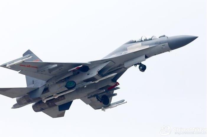 تايوان ترصد 103 طائرات حربية صينية تحلق حول الجزيرة