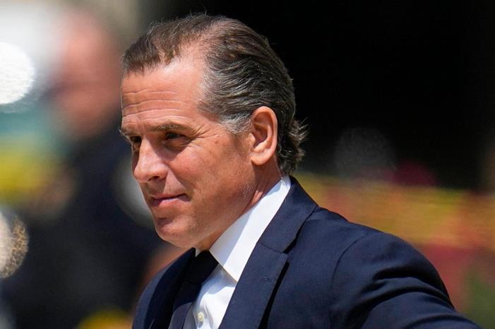 توجيه الاتهام إلى نجل بايدن بتهمة حيازة سلاح قبل نهاية سبتمبر